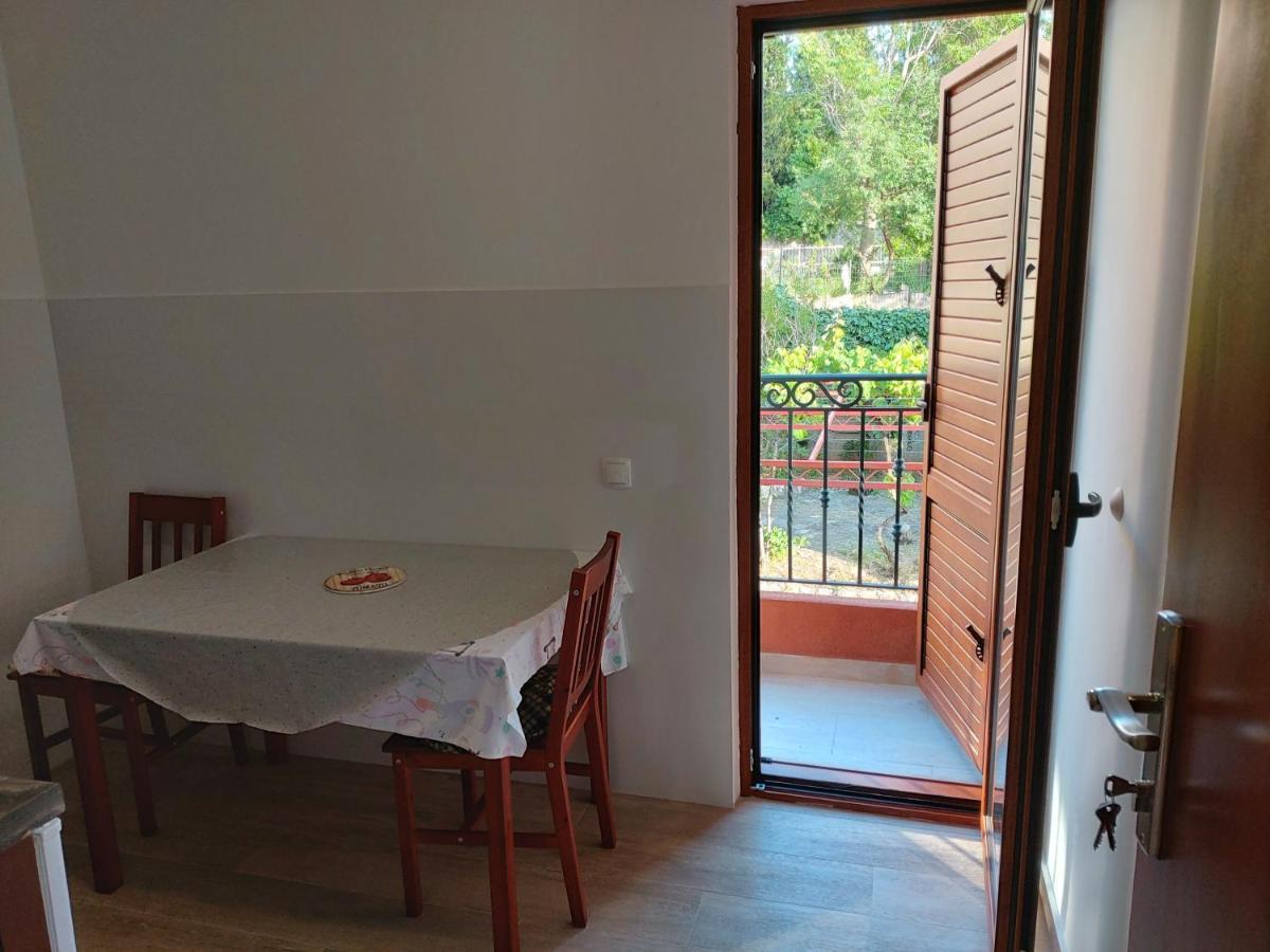 Nadalina Apartman *
